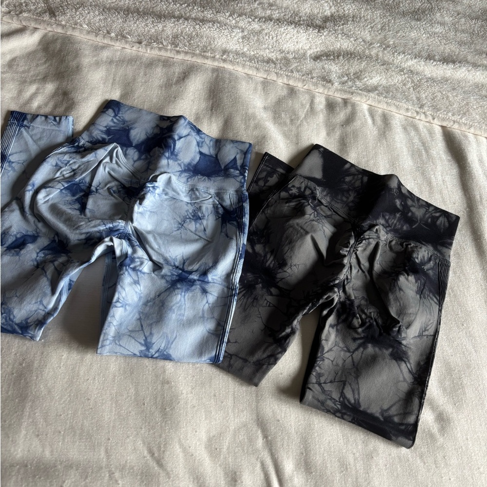 Tie-Dye Leggings in Blue and Black